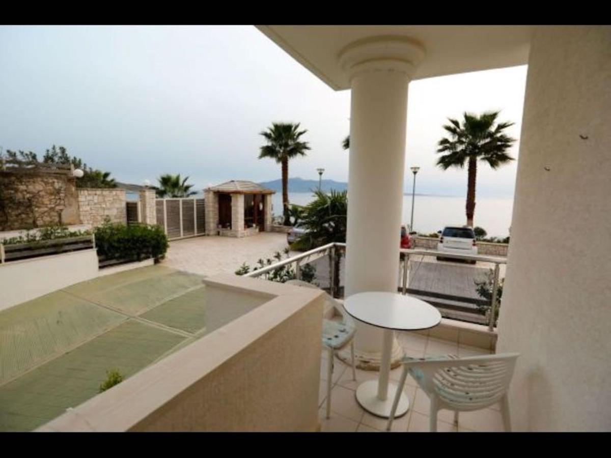 Beachfront Sion B Apartament *