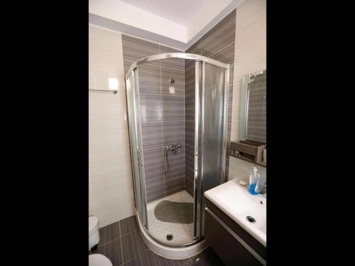 Beachfront Sion B Apartament *